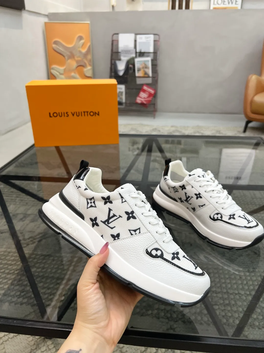 Factory price: 480💰LV🔍Top purchasing agent🇮🇹 Lu Street God's new sports shoes are coming and are available at counters simultaneously. Original factory configuration, original cowhide imported from Italy with mesh fabric, high-quality printing and splicing complex process, sports trendy person, imported water-dyed cowhide lining, sole: Wang Yuan factory specially provides the original sole, super comfortable, original factory follow-up goods 🔍🔍High quality, you can enter and leave the counter at will, welcome to compare and synchronize with the counter, code number 38-44, customized 45